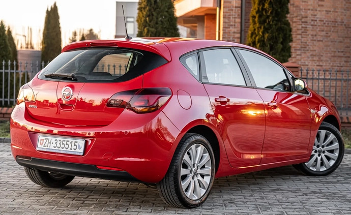 Opel Astra cena 26900 przebieg: 94000, rok produkcji 2010 z Radom małe 436